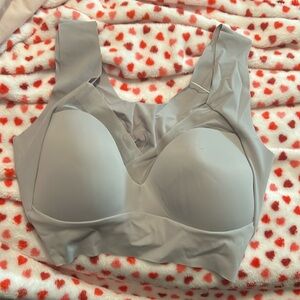 Woweny size large sports bra